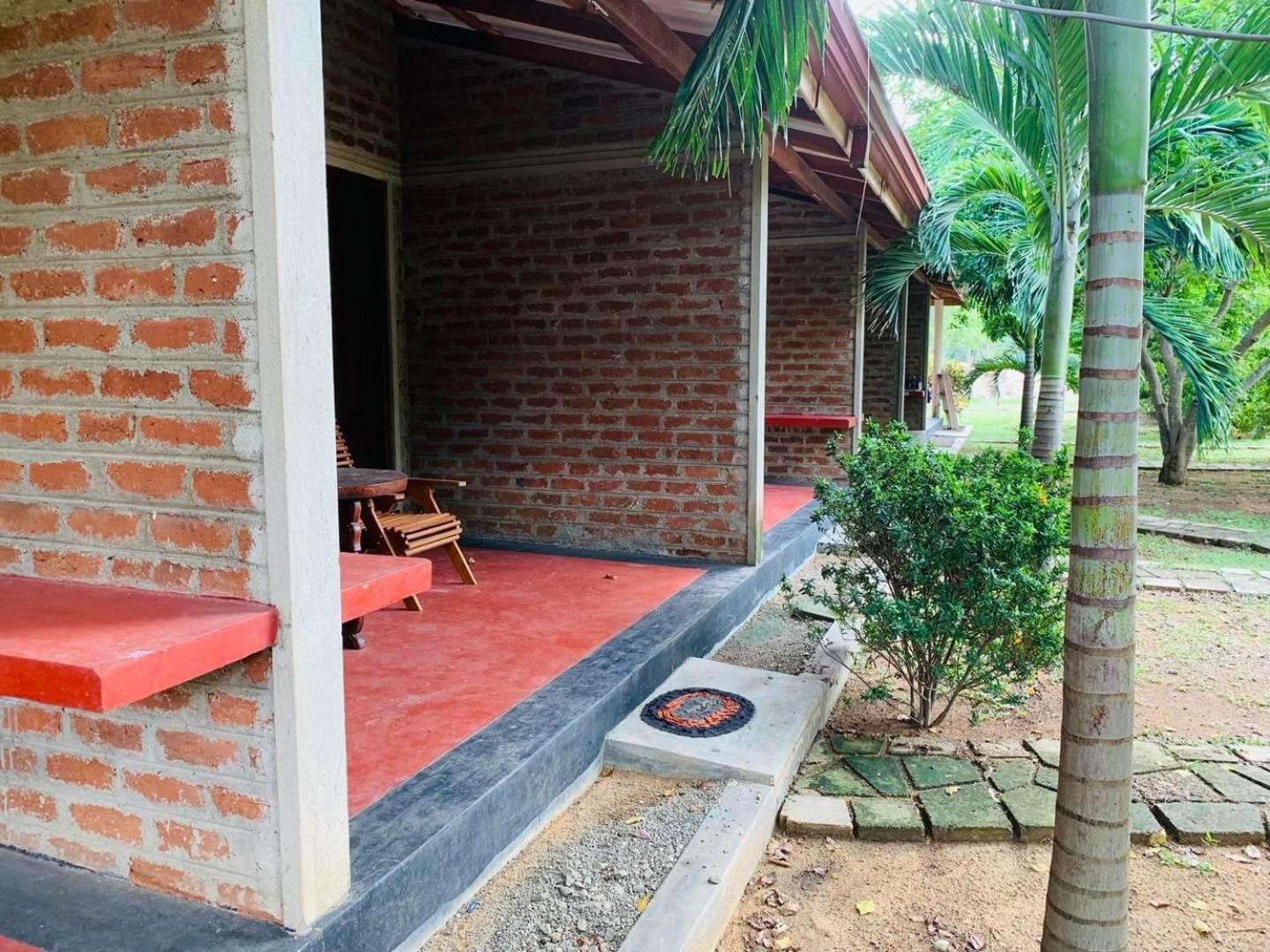 Hotel Tree Garden Wilpaththu Nochchiyagma Anuradhapura Nochchiyagama Buitenkant foto