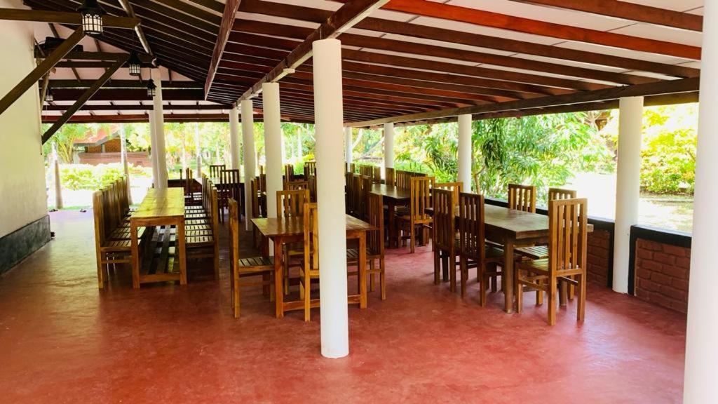 Hotel Tree Garden Wilpaththu Nochchiyagma Anuradhapura Nochchiyagama Buitenkant foto